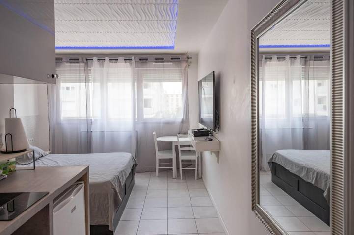 Gîte pour 2 personnes, avec jacuzzi à Bron - 3