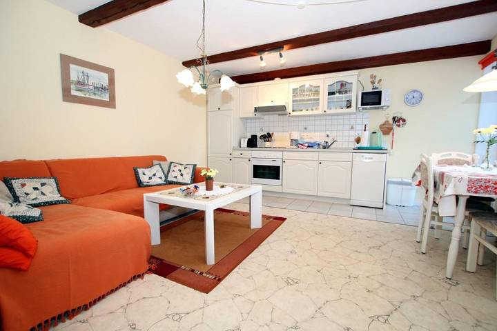 Ganze Wohnung, 2-Zimmer Ferienwhg. in Nieblum mit ca. 55qm Eg und Og mit Garten und Terrasse in Nieblum, Föhr