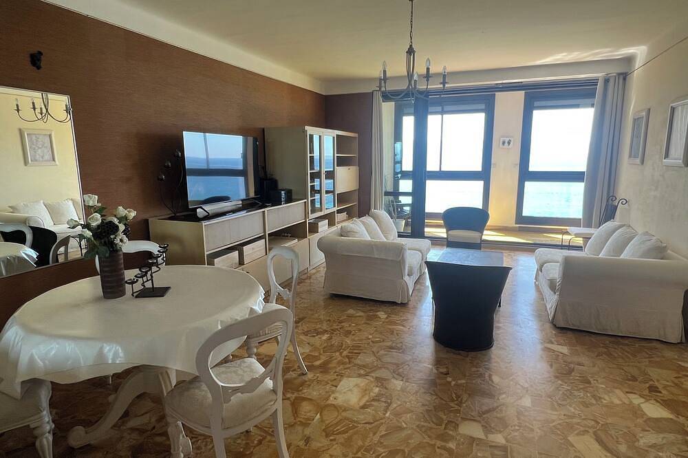 Appartamento intero, Apartment Ajaccio- hyper downtown Place du diamant - sea view in Ajaccio, Golfe D'Ajaccio