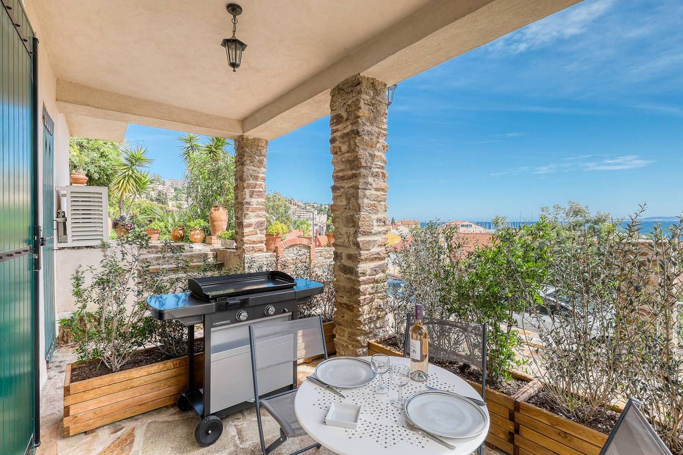 Apartamento entero, "L'Olivier" - Vue Mer - Climatisé - Tout à pieds in Le Lavandou, Region de Toulon