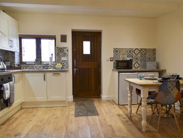 Cottage for 4 People in Staffordshire, West Midlands, Photo 2
