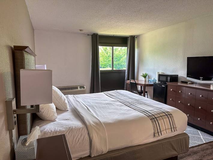 Apartamento entero, 1 Cama King | Para No Fumadores, Microondas in Lago Ontario