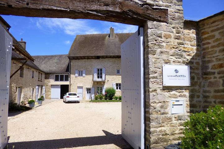 Chambre d’hôte pour 2 personnes, avec jardin à Beaumont-sur-Grosne