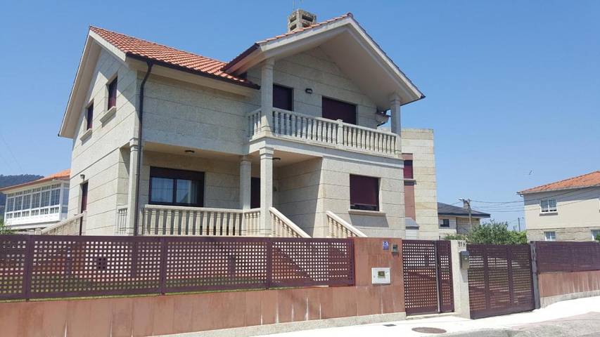 Casa de vacaciones para 8 personas, con vistas y jardín en Galicia