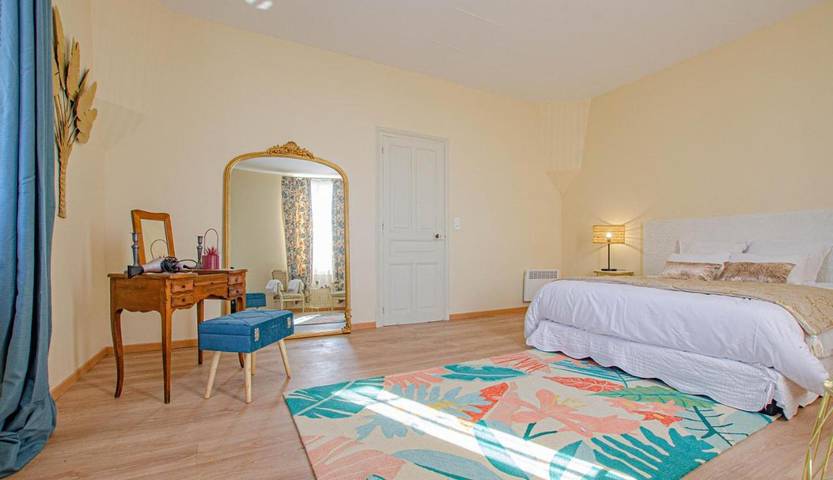 Location de vacances pour 14 personnes, avec Terrasse ainsi que Jardin et Sauna à Bréviandes - 2