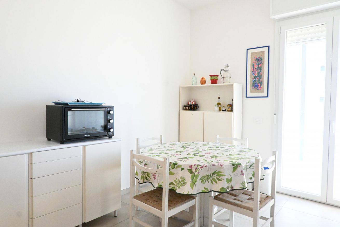 Entire apartment, M449 – Marcelli, three-room apartment with parking space and shared beach in Riviera del Conero