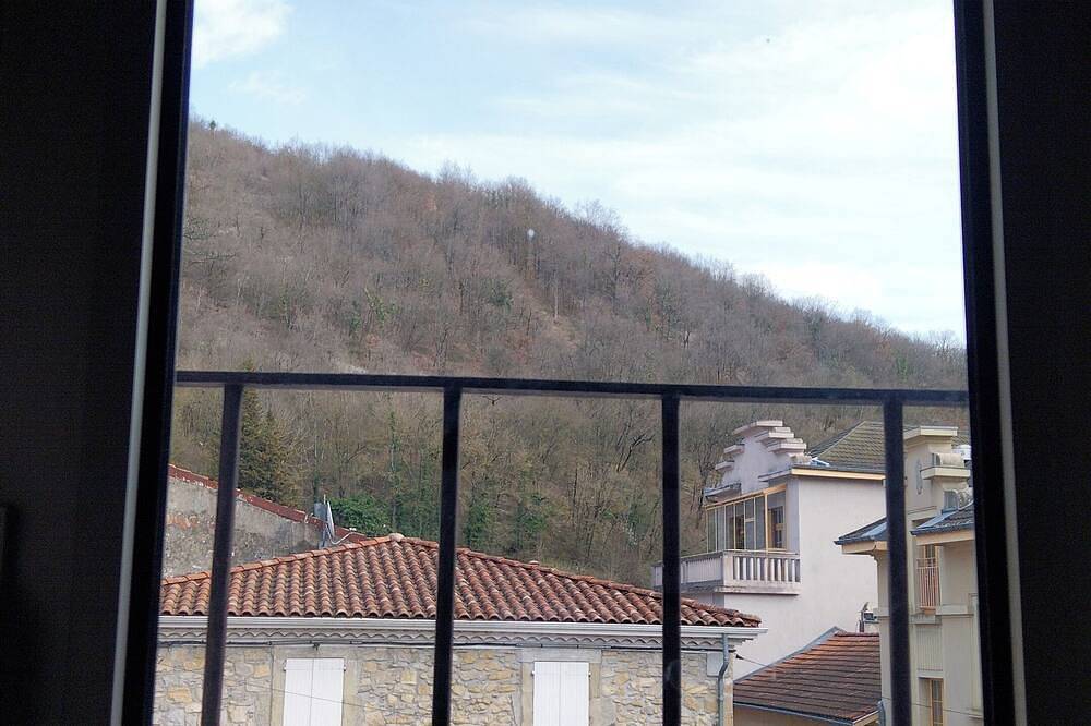 Apartamento entero, 2-bedroom apartment, second floor. in Lavelanet, Ariège