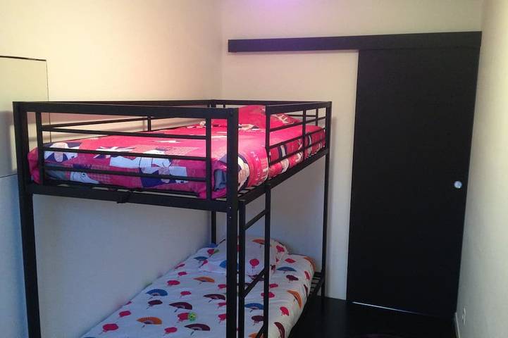 Location de vacances pour 6 personnes, avec terrasse et jardin à Camélas - 3