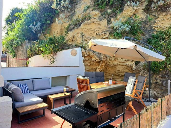 Gîte pour 8 personnes, avec vue et terrasse, adapté aux familles à Mòdolo