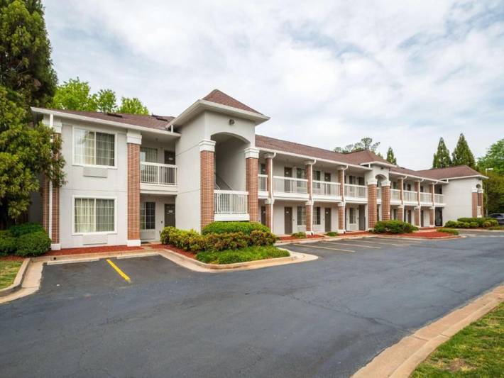 Apartamento entero, Habitación acogedora de 2 camas adaptada para personas con discapacidad | Nsmk in Roswell (GA), Condado de Fulton