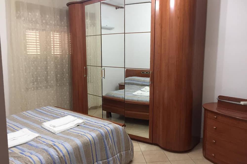 Ganze Wohnung, 2 Bedroom Apartment in Reggio Calabria in Reggio Calabria, Reggio Calabria Provinz