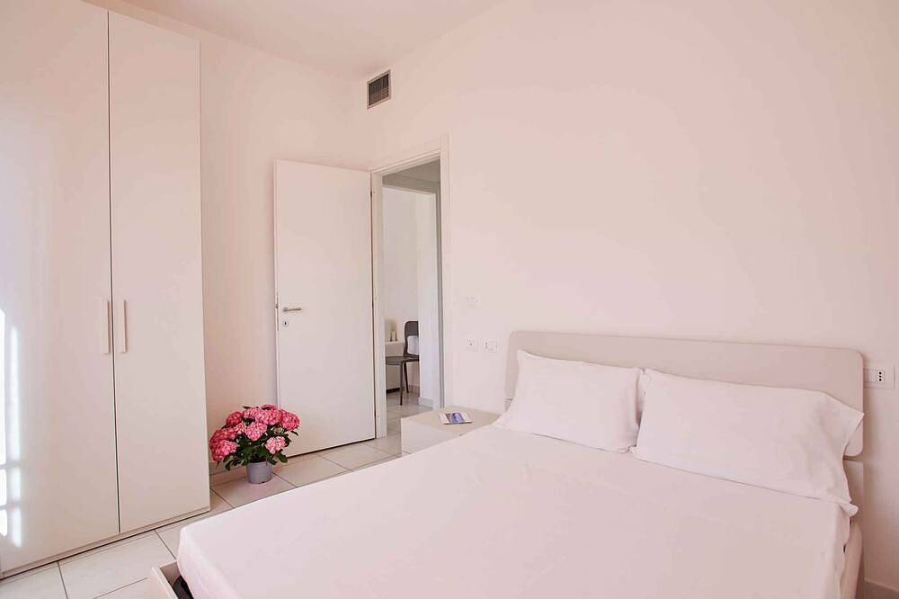 Ganze Wohnung, Ferienwohnung mit Klimaanlage und Pool in Pietra Ligure, Pietra Ligure Gemeinde