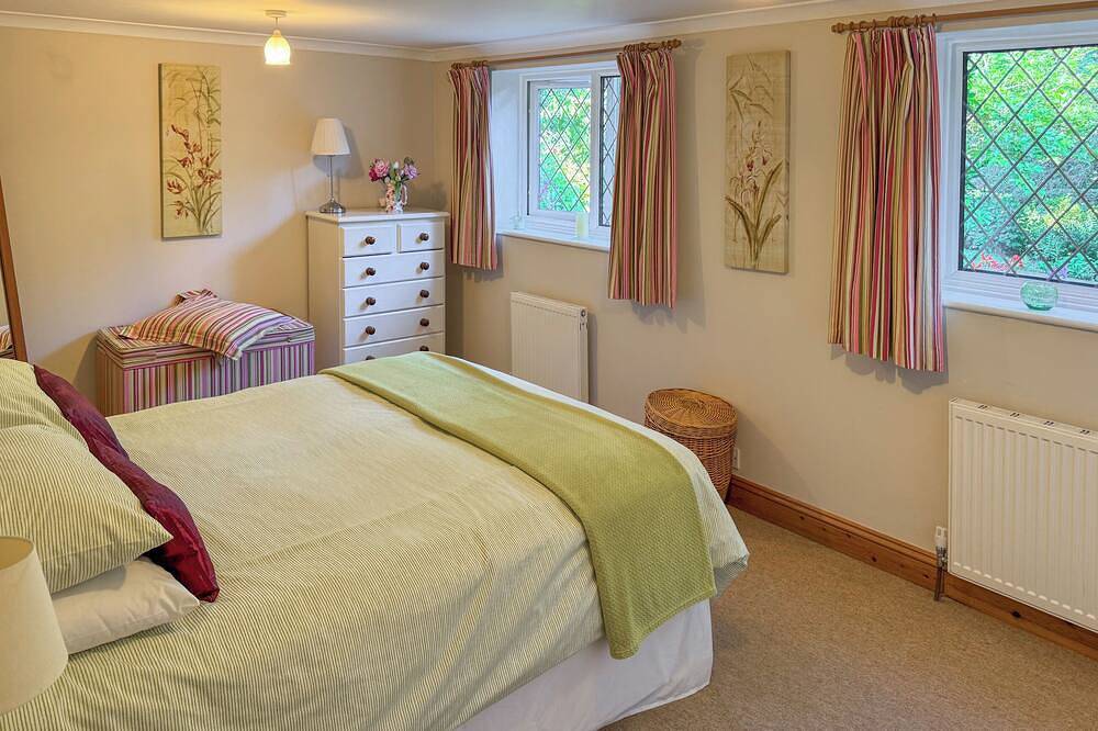 Picket Hill Cottage in Ringwood, Hampshire