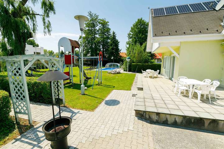 Ferienhaus für 12 Personen, mit Garten in Balatonmariafürdö - 2
