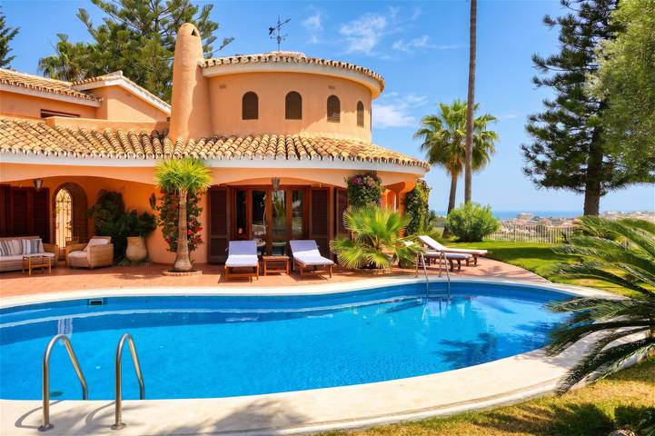 Villa voor 10 personen, met terras en tuin in Benalmádena