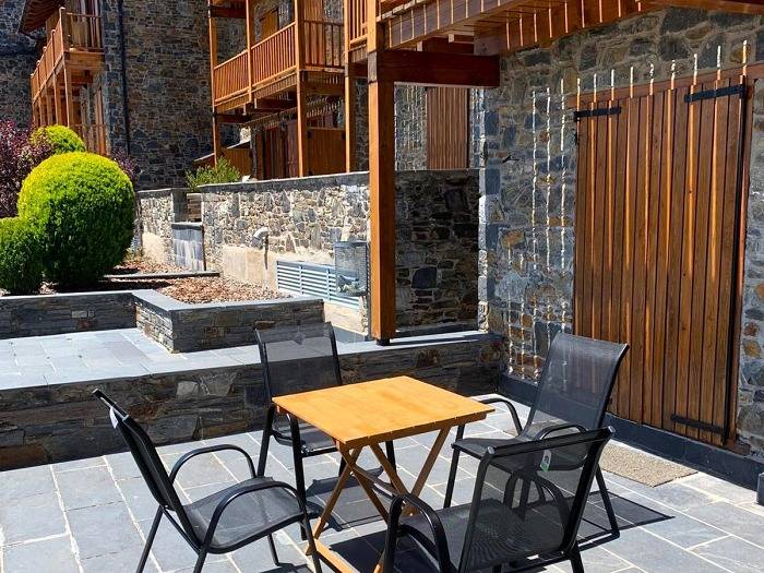 Appartement de vacances entier, Appartement 3 ch. 8 Pers. Tennis, Cheminée, Vues et Animaux Ok in Ger (Espagne), Pyrénées catalanes
