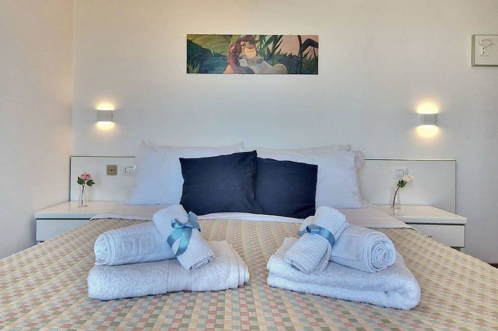 Entire apartment, [Miramare] Terrace by the Sea, Wi-Fi and Relaxation in Porto Sant'Elpidio, Fermo Province