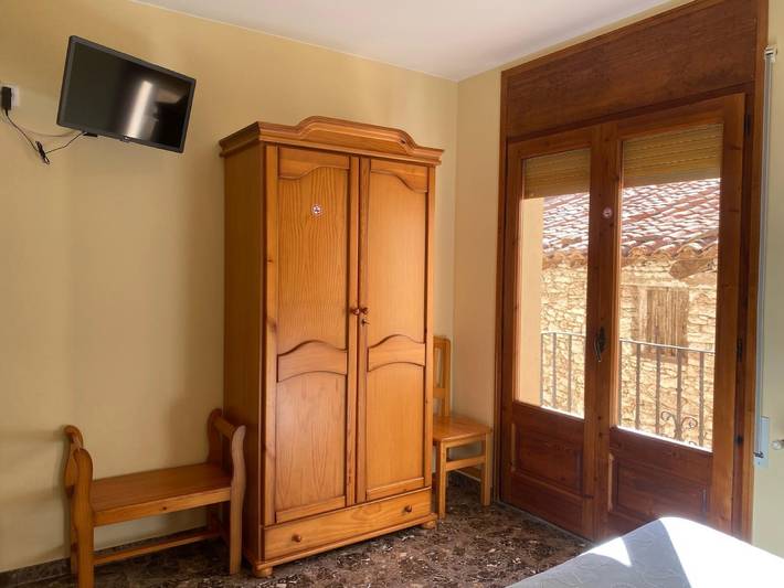 Zimmer 'Matrimonio' mit Balkon und Wi-Fi in Villarluengo, Teruel und Umgebung