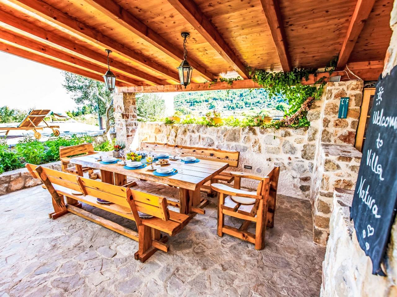 Natura with private pool in Pitve, Hvar