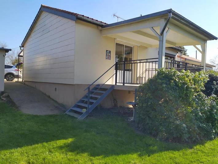 Location de vacances pour 4 personnes, avec Balcon et Terrasse à Saint-Martin-de-Sanzay