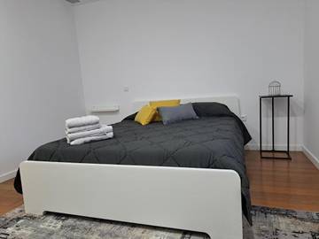 Gîte pour 2 personnes, avec terrasse ainsi que vue et jardin dans Paredes de Coura
