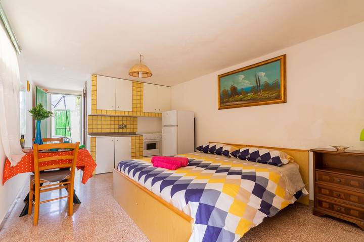 Entire studio, Holiday Apartment "Monolocale Amare 2" close to the Beach with Garden in Torre Specchia Ruggeri, Melendugno