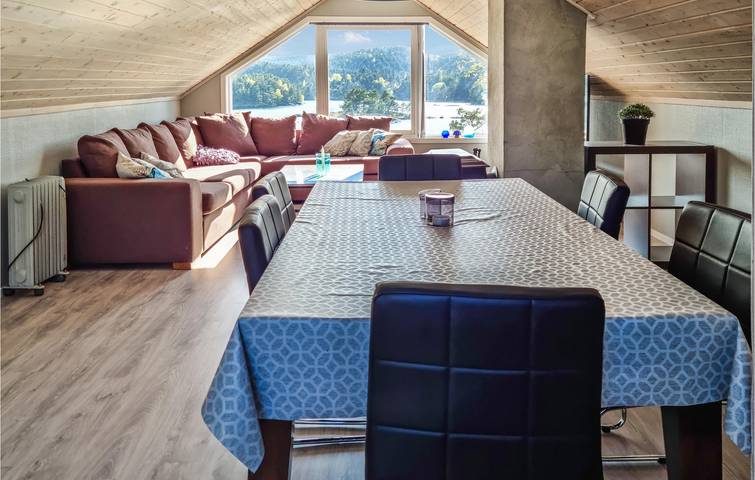 Hel ferieleilighet, Ferieleilighet for 8 personer med terrasse in Mandal 