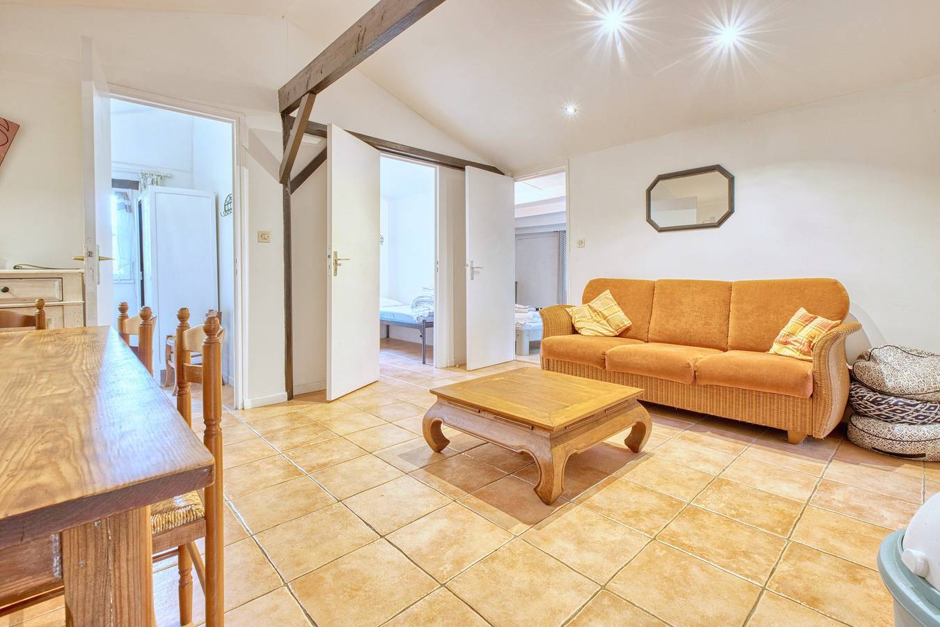 Gîte Le Martin Pêcheur – Domaine l'Étang des Mirandes mit Gemeinschaftspool in Varaignes, Regionaler Naturpark Périgord-Limousin