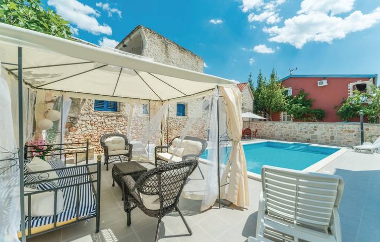 Villa pour 8 personnes, avec terrasse et piscine à Tisno - 4