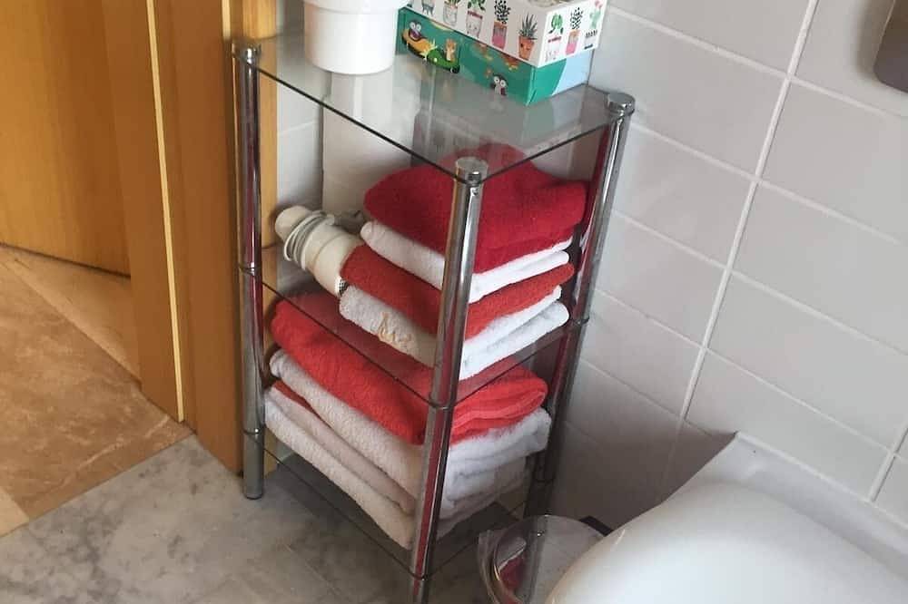 Ganze Wohnung, Schöne Ferienwohnung mit Terrasse in der Nähe des Legolands in Rettenbach, Bayerisch Schwaben
