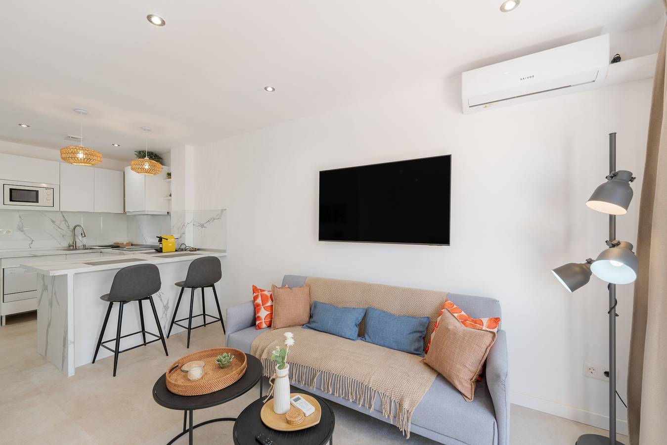 Gehele studio, Appartement 'En Elviria' met gemeenschappelijk zwembad, Wi-Fi en airconditioning in Marbella Oost, Marbella