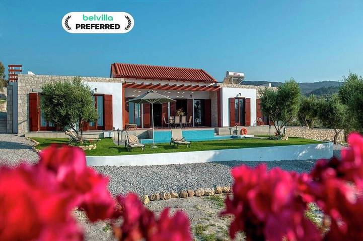 Ferienhaus für 8 Personen, mit Pool und Terrasse sowie Garten