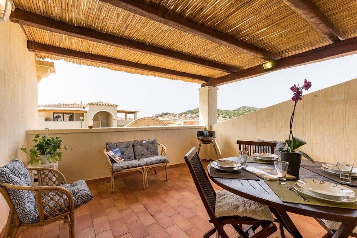 Ganze Wohnung, Ferienwohnung Perugino mit Terrasse, Balkon, A/C & Wlan in Crabonaxa/Villasimius, Villasimius