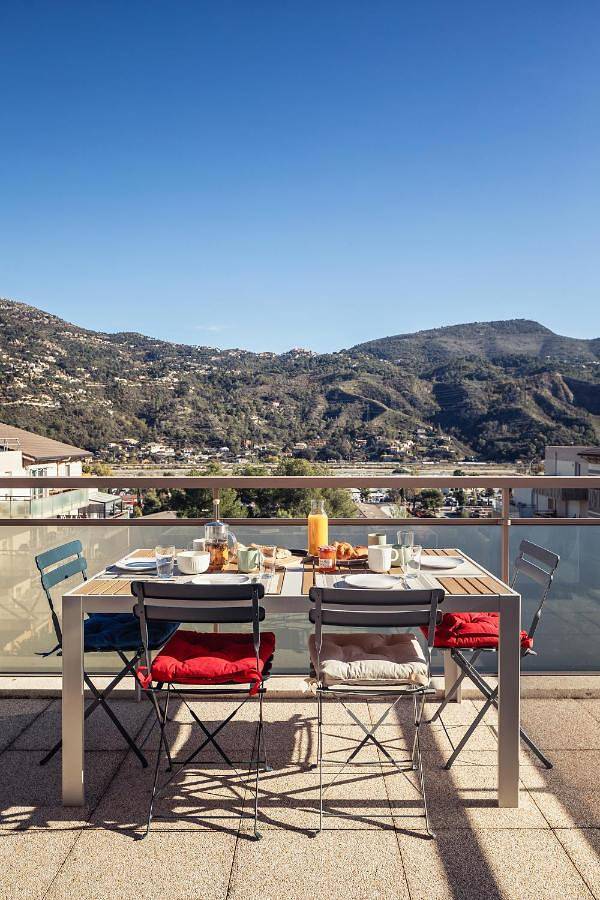 Gîte pour 4 personnes, avec vue et terrasse à Carros - 3