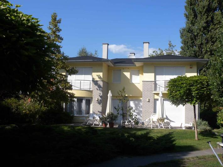 Ferienhaus nur 80 m vom Privat Strand entfernt ,mit einem kleinen Boot und Klimaanlage in Szantod, Plattensee Südufer