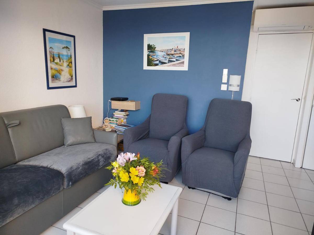 Geheel appartement, Two-Bedroom Apartment in Le Dramont, Saint-Raphaël