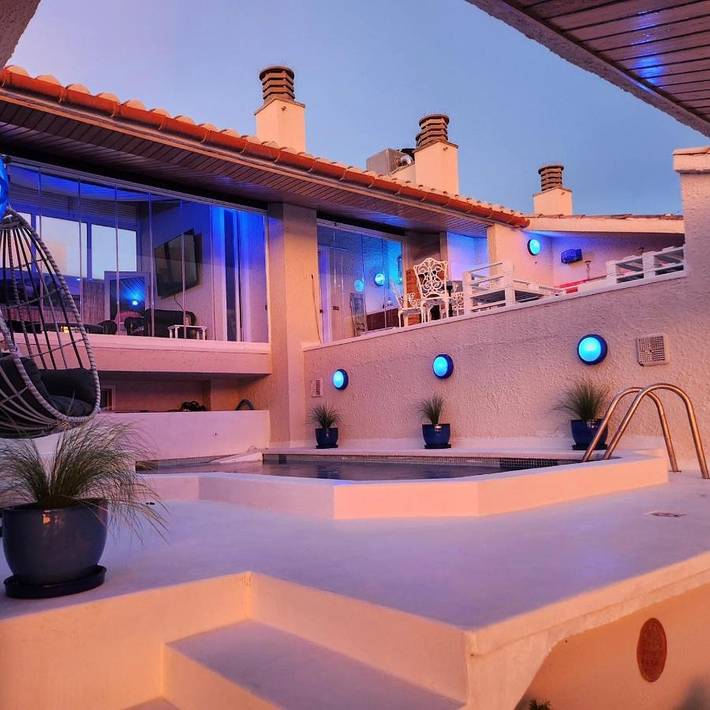 Chambre d’hôte pour 2 personnes, avec balcon ainsi que vue et piscine à L'Escala - 4