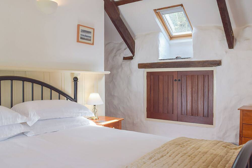 3 bedroom accommodation in Lower Town, Fishguard in Fishguard, Pembrokeshire