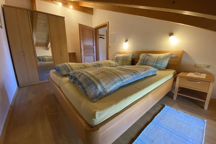 Apartamento entero, (1) Apartamento de dos habitaciones 42 m 2, ducha / Wc, dormitorio adicional, cocina americana, balcón in Reit im Winkl, Alpes Bávaros