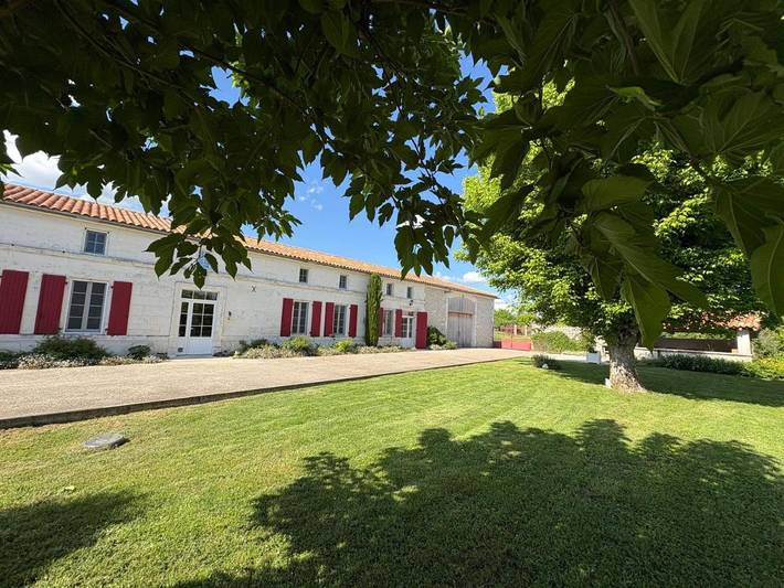 Maison d’hôte pour 2 personnes, avec piscine ainsi que jacuzzi et jardin en Charente - 3
