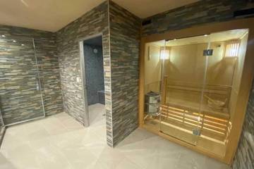 Gîte pour 2 personnes, avec sauna et jacuzzi dans l' Aveyron
