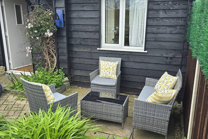 Cottage for 4 people, with garden and hot tub, with pets in Kent