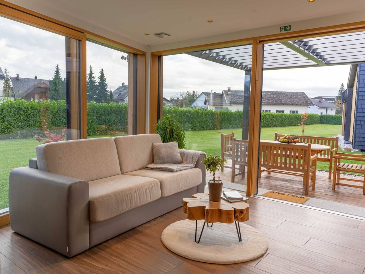 Elegant Warm Bliss Hideaway Escape Lodge - Holiday Home with Hot-Tub in Zentralslowenien