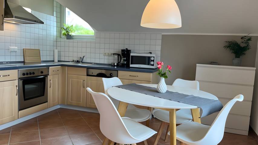Apartamento entero, Apartamento 'Maarträumchen en Gillenfeld' con balcón y Wi-Fi in Gillenfeld, Eifel Volcánica