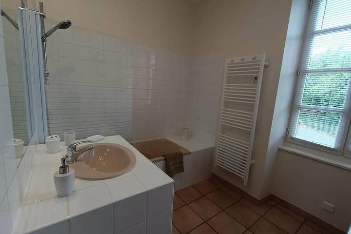 Location de vacances pour 4 personnes, avec jardin et piscine à Brengues - 4