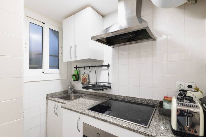 Apartamento entero, Apartamento "Bonito Piso Cerca de Park Guell" con Wi-Fi y aire acondicionado in Barcelona, Barcelonés