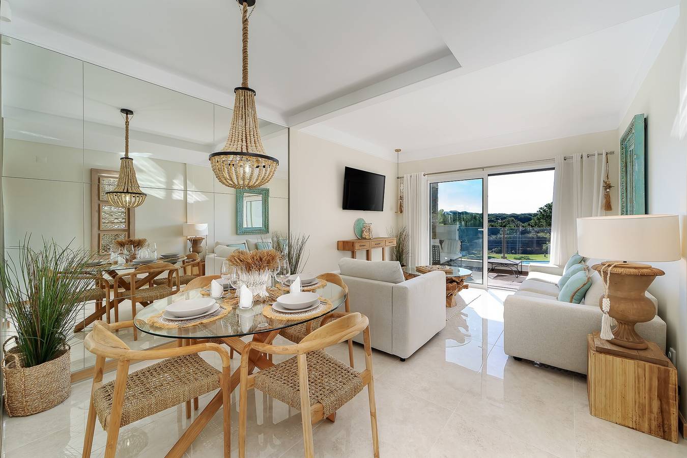 Apartamento inteiro, Apartamento 'Belharucas' com Piscina Partilhada, Wi-Fi e Ar Condicionado in Aldeia das Açoteias, Albufeira