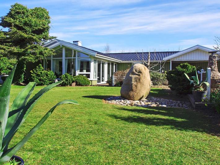 Ferienhaus für 6 Personen, mit Terrasse und Garten in Bork Havn
