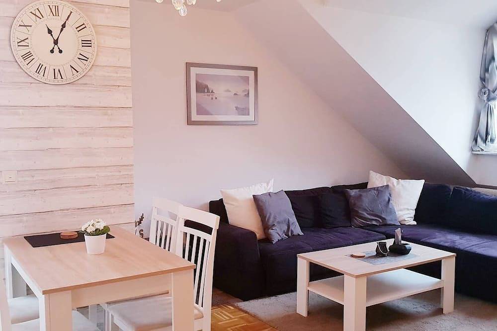 Entire apartment, Apartment in a great location with a beautiful balcony, close to Ammersee in Schondorf am Ammersee, Ammersee