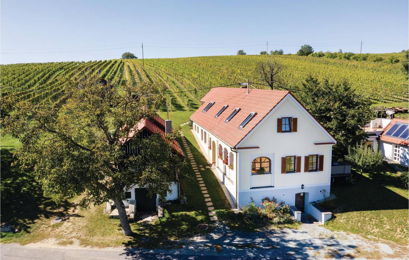 Ganze Ferienwohnung, Ferienwohnung für 5 Personen mit Garten in Eisenberg an der Pinka, Südburgenland